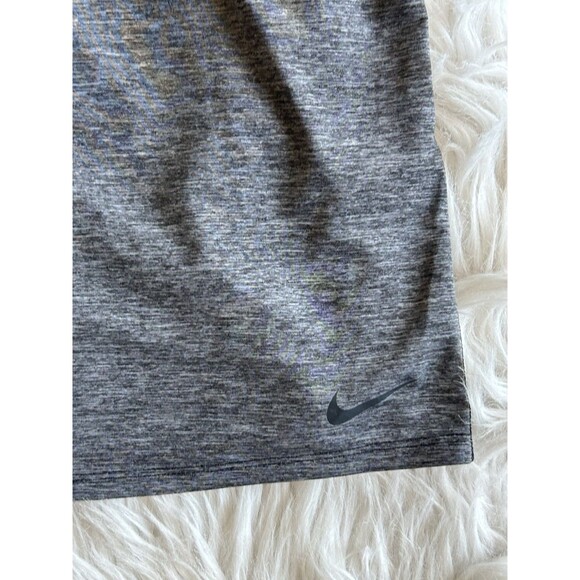 Nike Dri-Fit Women’s XS Gray Tank Top Activewear Gym Outdoors Fitness - Picture 4 of 7